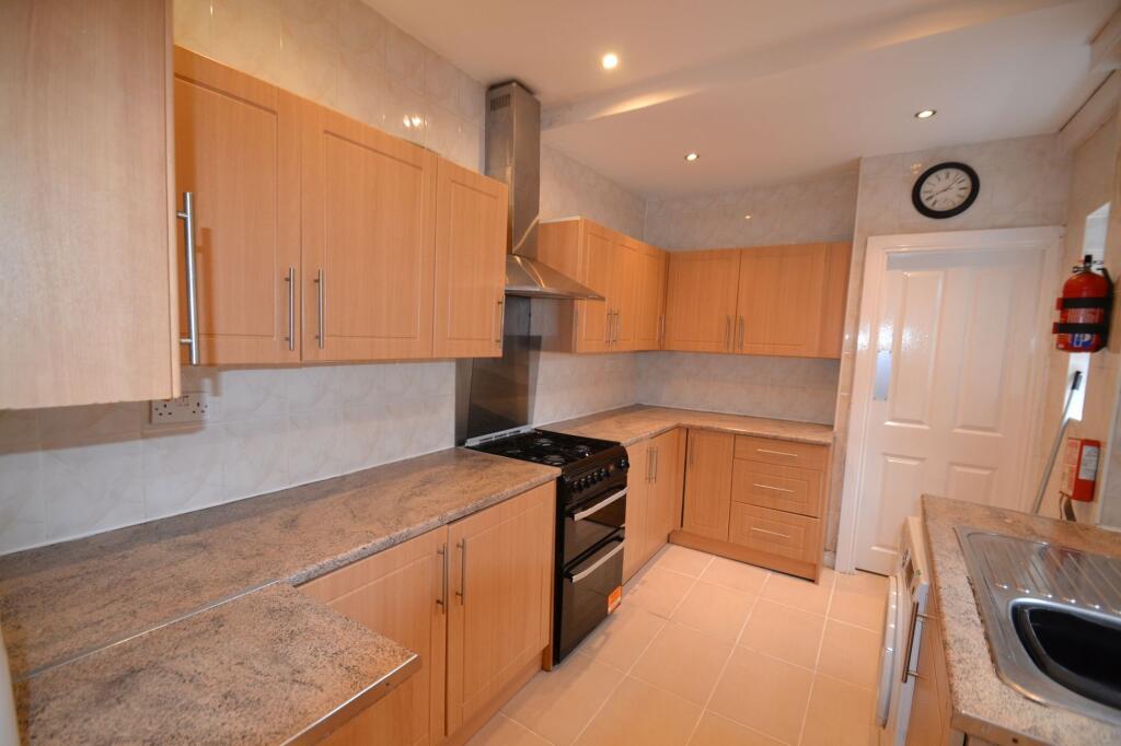 2 bedroom house share for rent