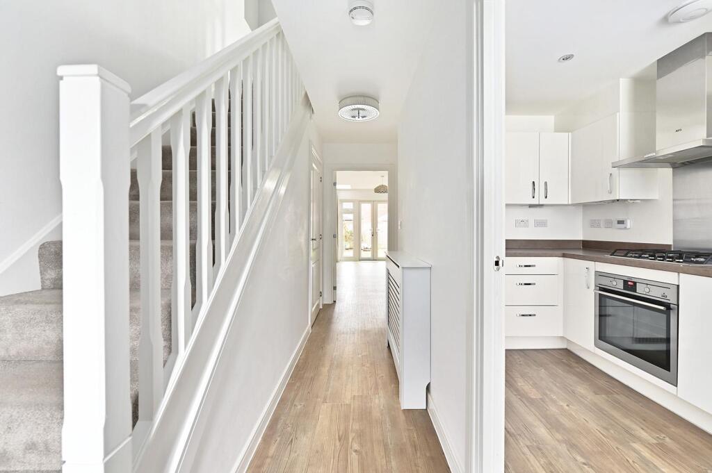 House in Basingstoke and Deane, The Fairways, Kempshott Park - More