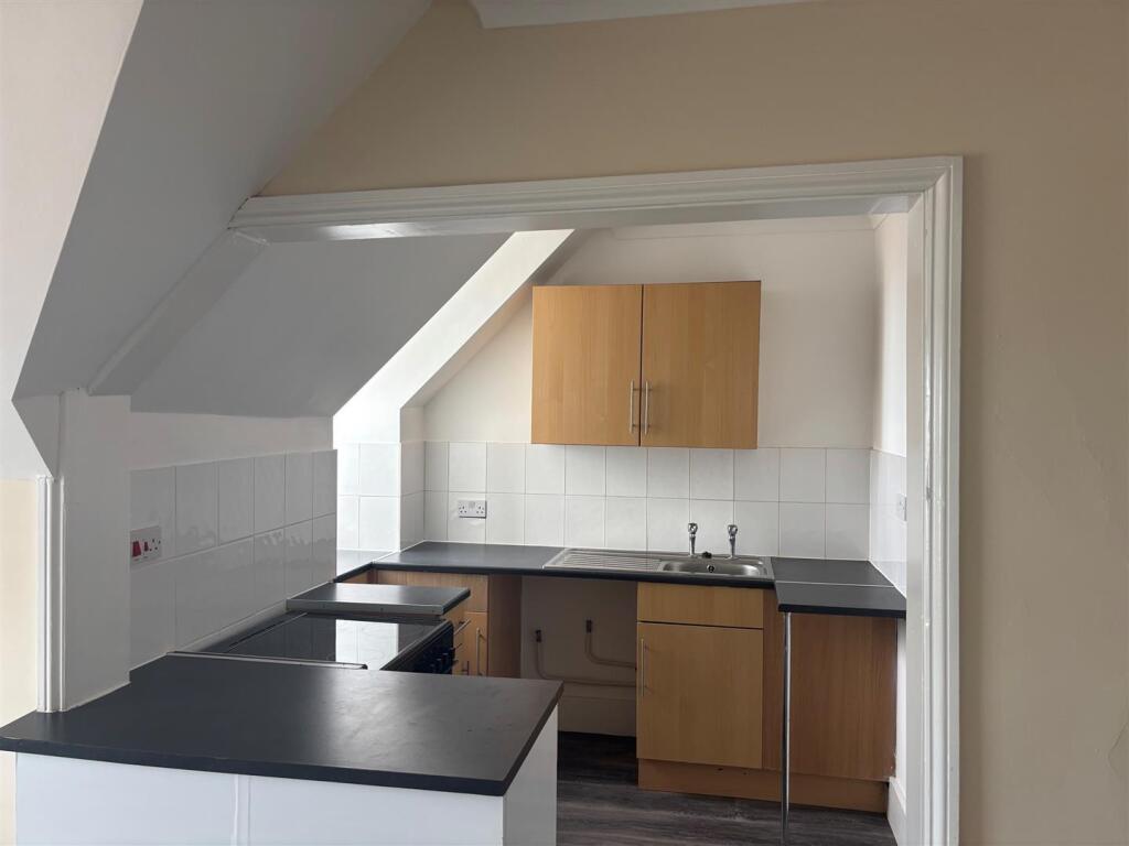 Apartment in Lowestoft - View 5