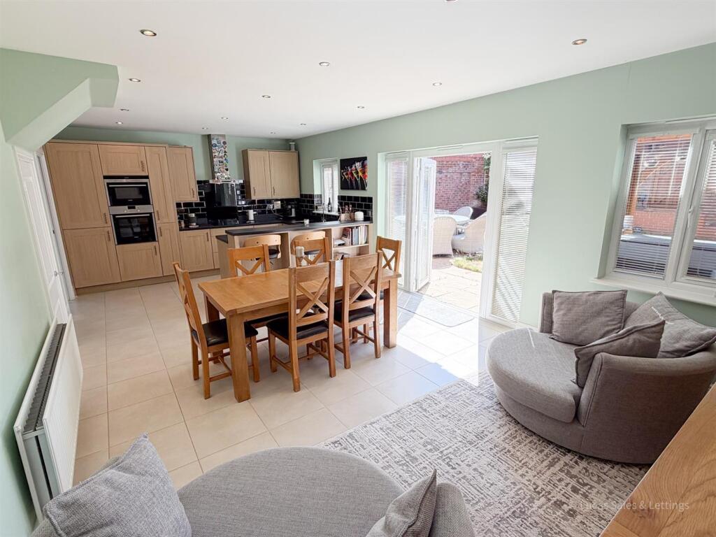 House in Northampton - View 5