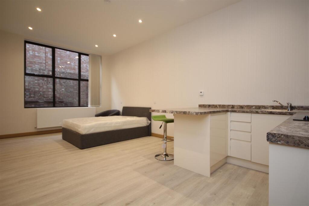 Main image of property: North Acton Road, North Acton, NW10 7AY