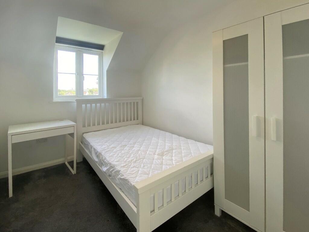 4 bedroom semi-detached house for rent