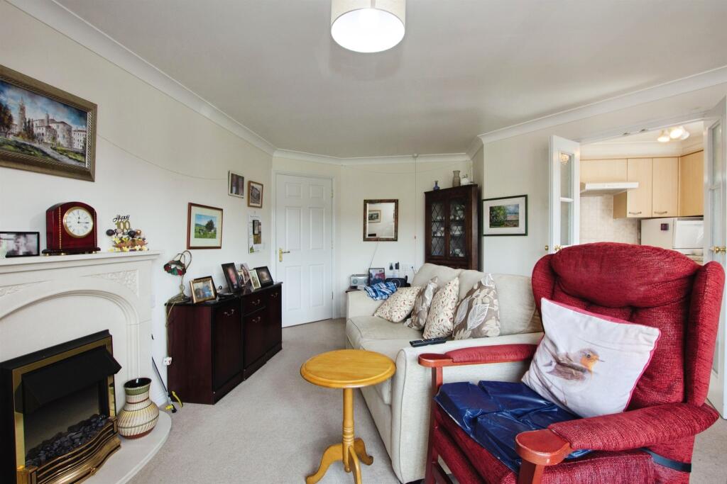 Kedleston Close, Belper photo 4