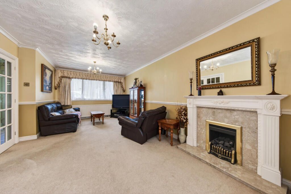 Yardley Drive, Northampton, NN2 photo 4