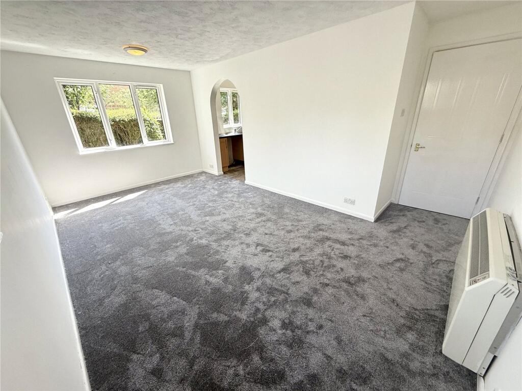 Euston Grove, Ringwood, BH24 photo 2