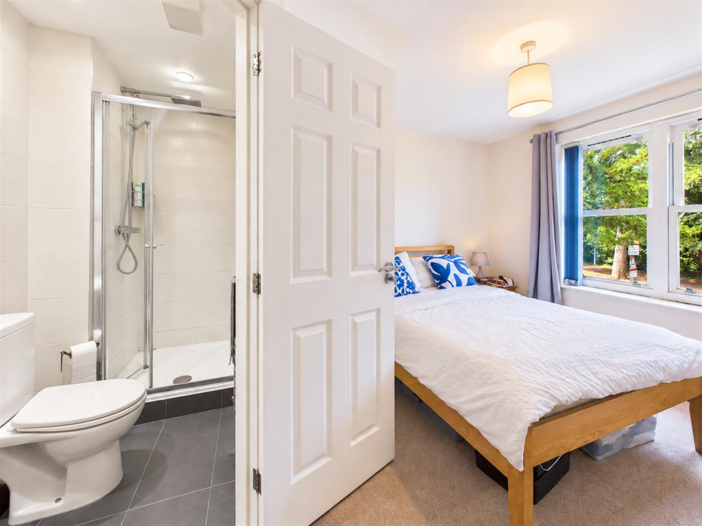 Apartment in Belper, Duffield - More