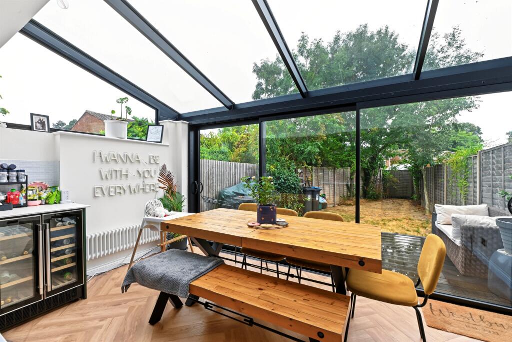 House in Dacorum, Tring - More