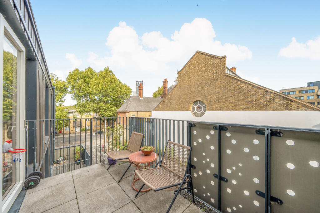 Apartment in London - View 3