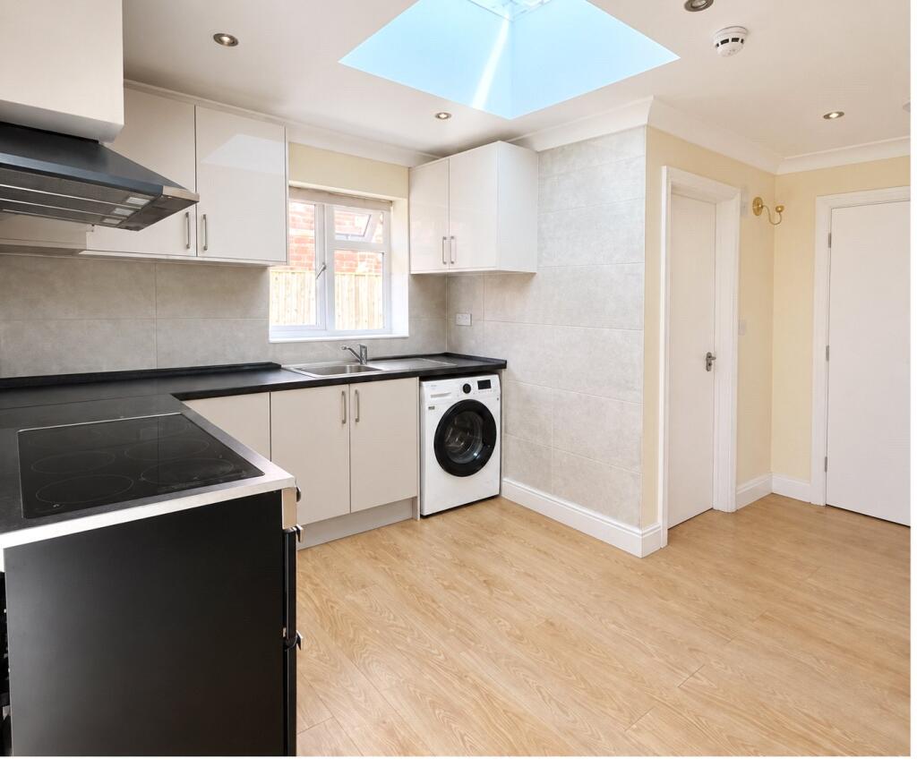 House in Twickenham - View 3
