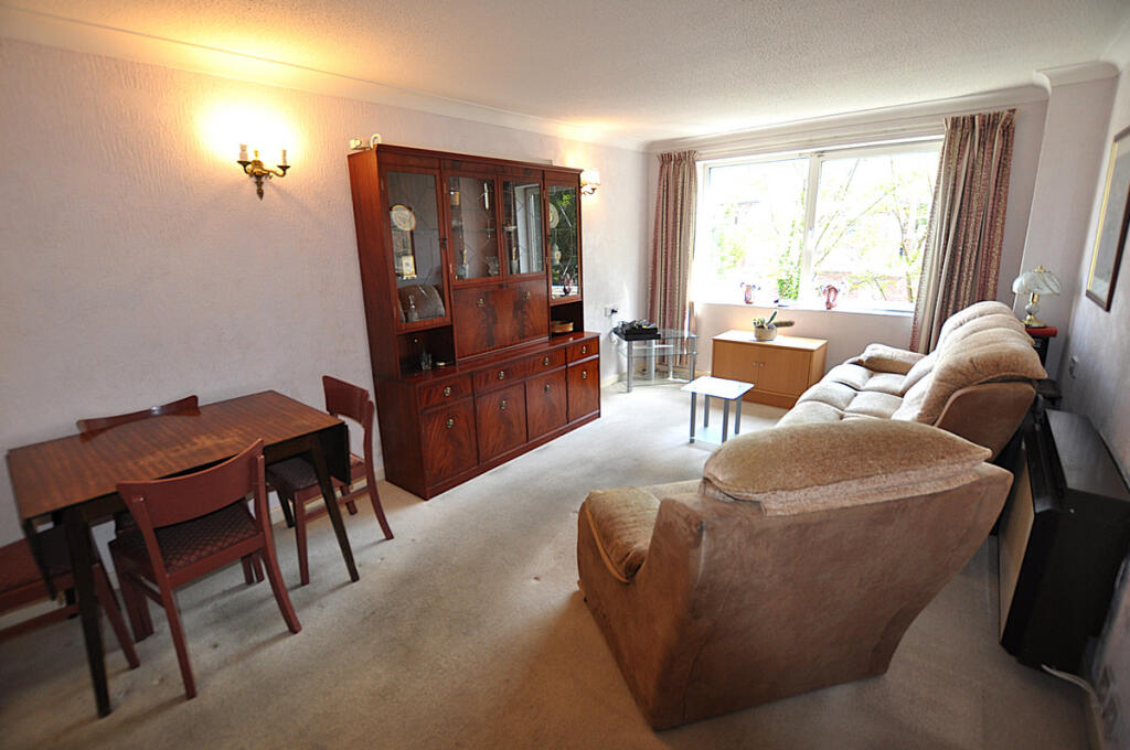 Apartment in Newcastle upon Tyne - View 3