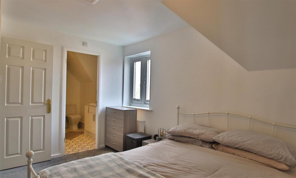 House in Tewkesbury, Wheatpieces - View 4