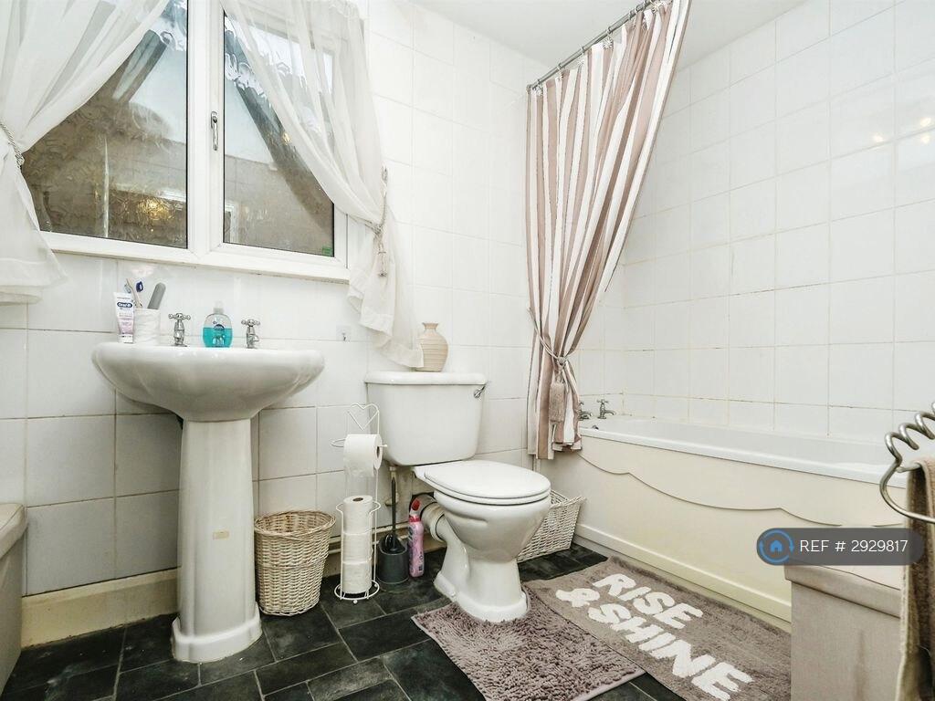 1 bedroom house share for rent