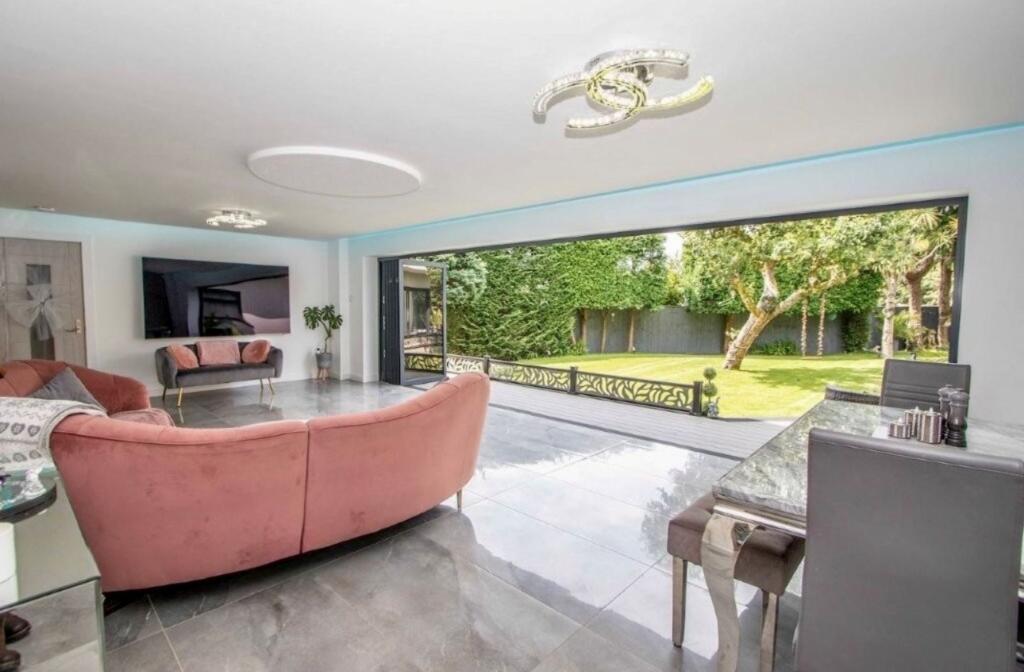 Leatfield Drive, Derriford, PL6 photo 3