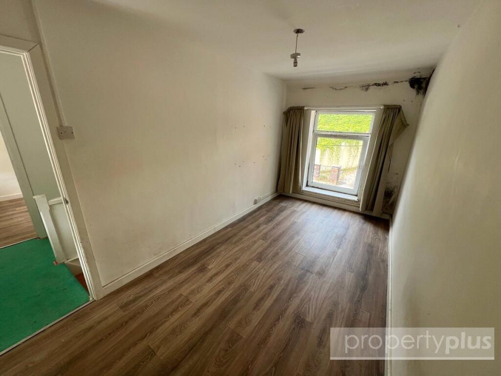 House in Rhondda Cynon Taff, Pen-y-graig - View 5