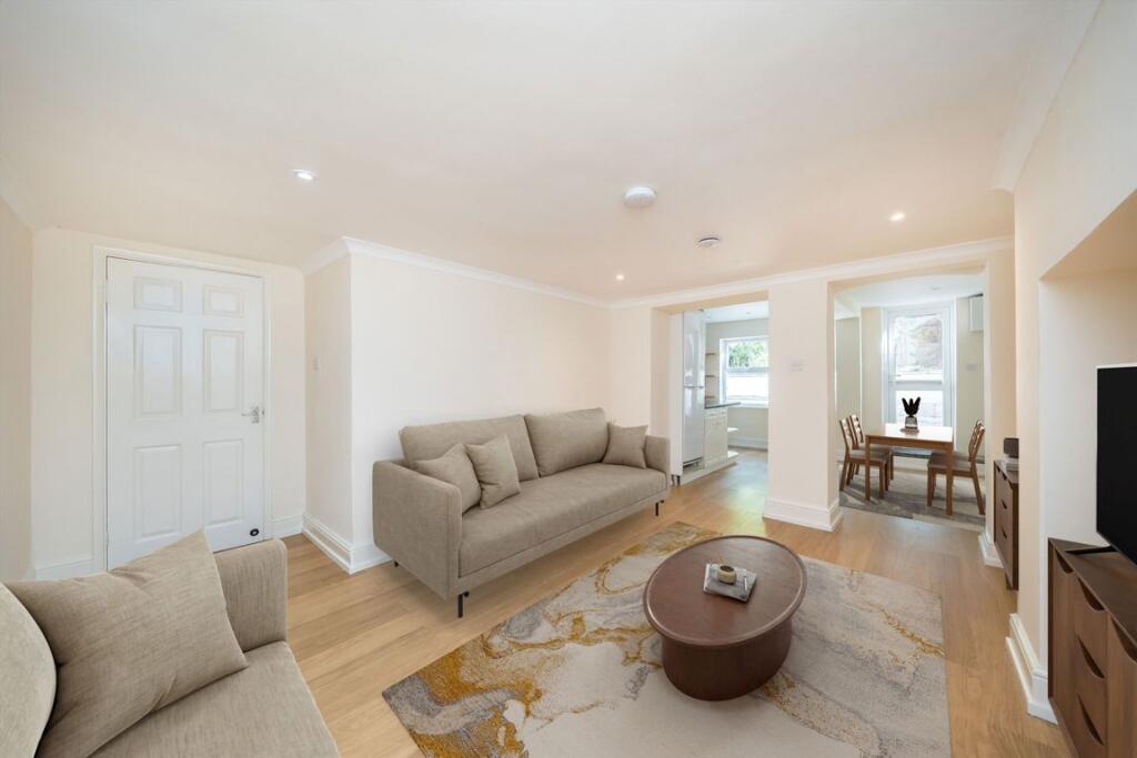Apartment in Kingston upon Thames - View 2