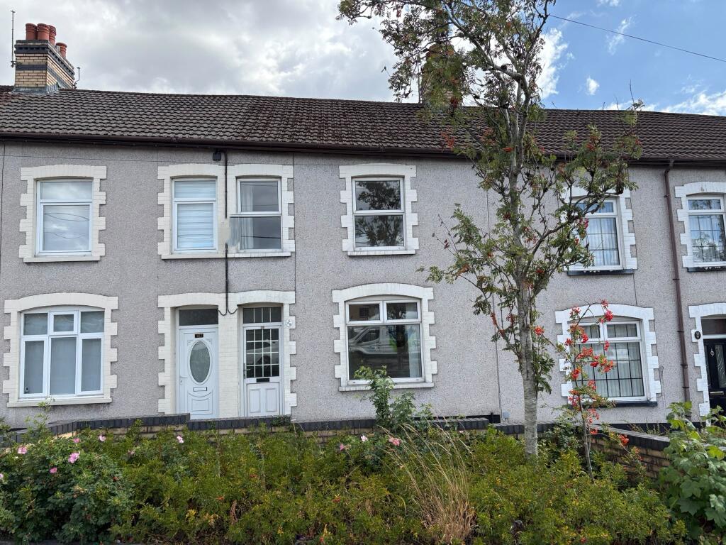 Main image of property: 39 Pwllglas Road, Cefn Fforest, Blackwood, Caerphilly NP12 3NE