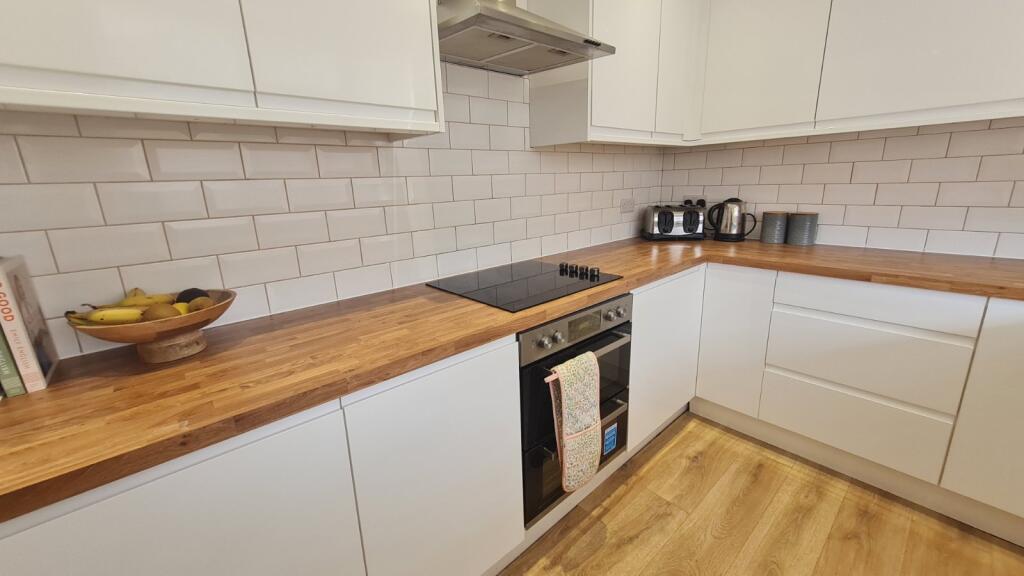 House in Wakefield - View 2