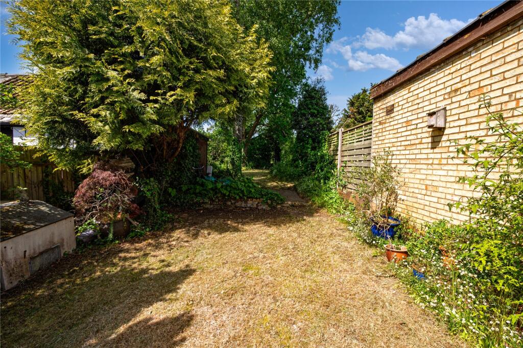 House in Silsoe, Central Bedfordshire - View 4