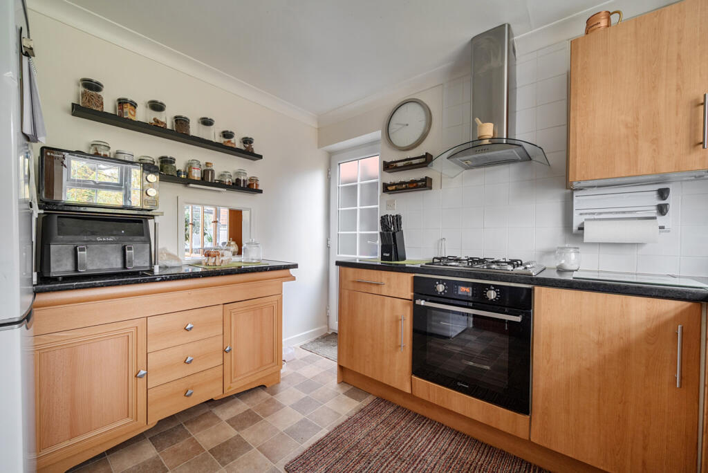 Whitby Drive, Reading, Berkshire, RG1 - View 5