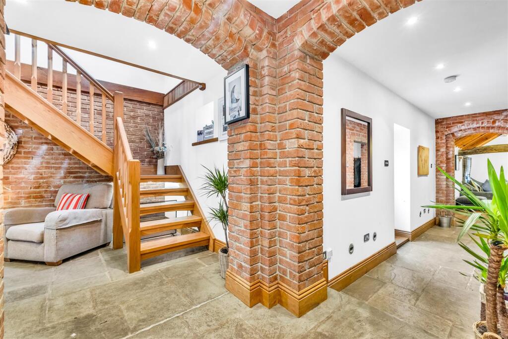 House in Walsall - View 3
