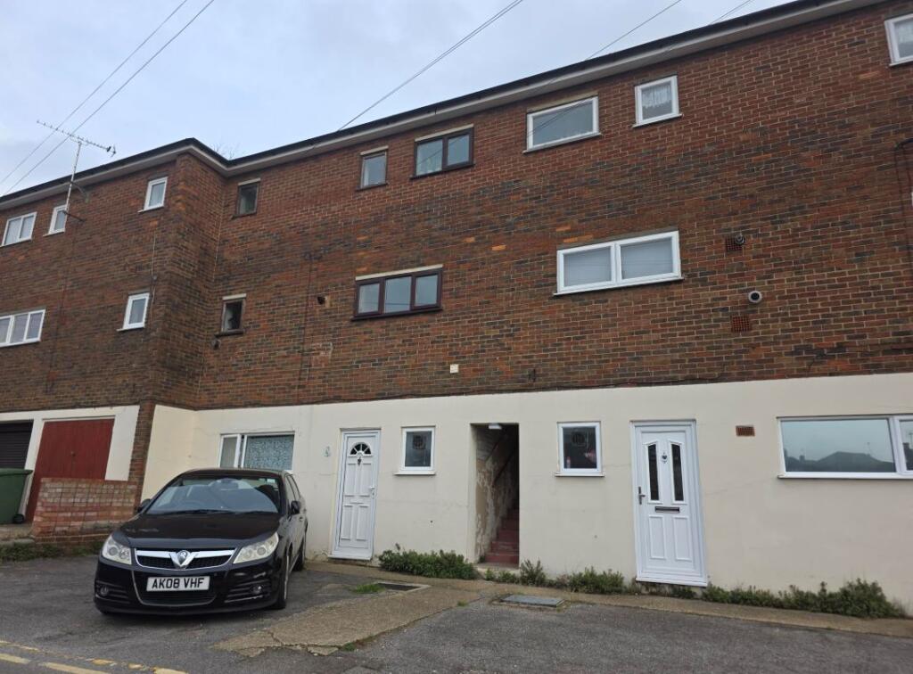 Main image of property: 2 West Lodge, Dell Road, Grays, Essex, RM17 5JT