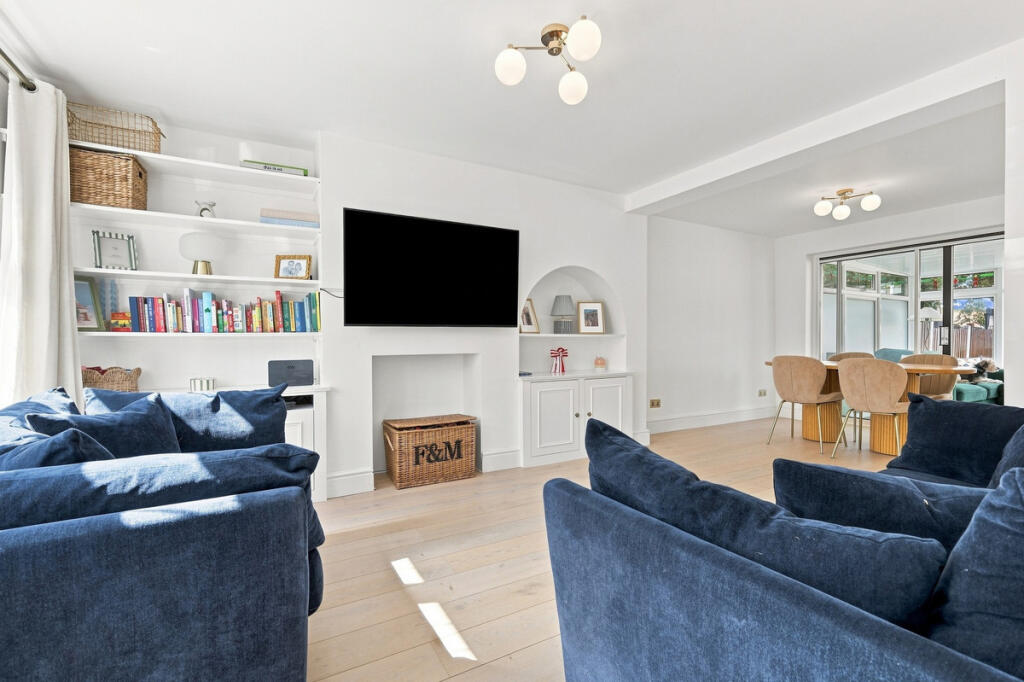 House in Basildon, Essex - View 5