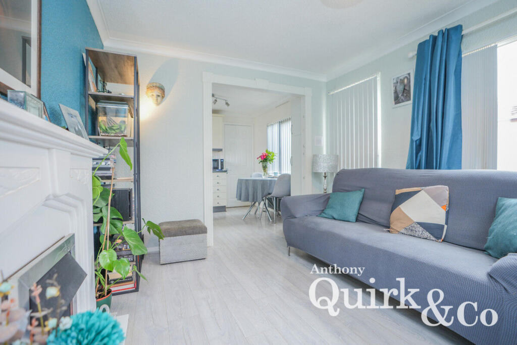 House in Southend-on-Sea - View 5