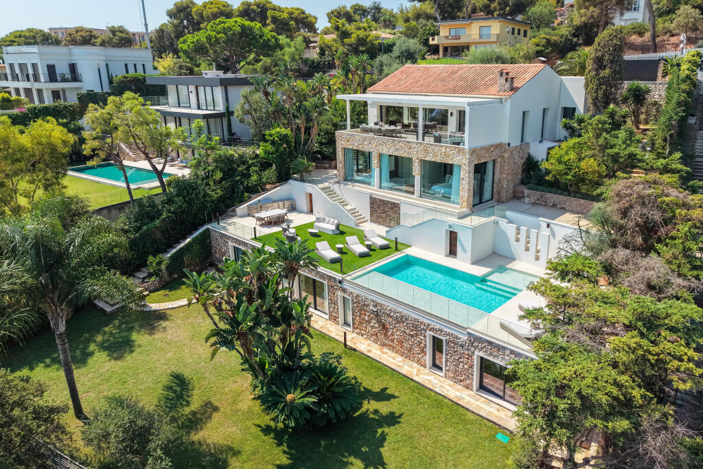 Main image of property: Provence-Alps-Cote d`Azur, Alpes-Maritimes, Roquebrune-Cap-Martin
