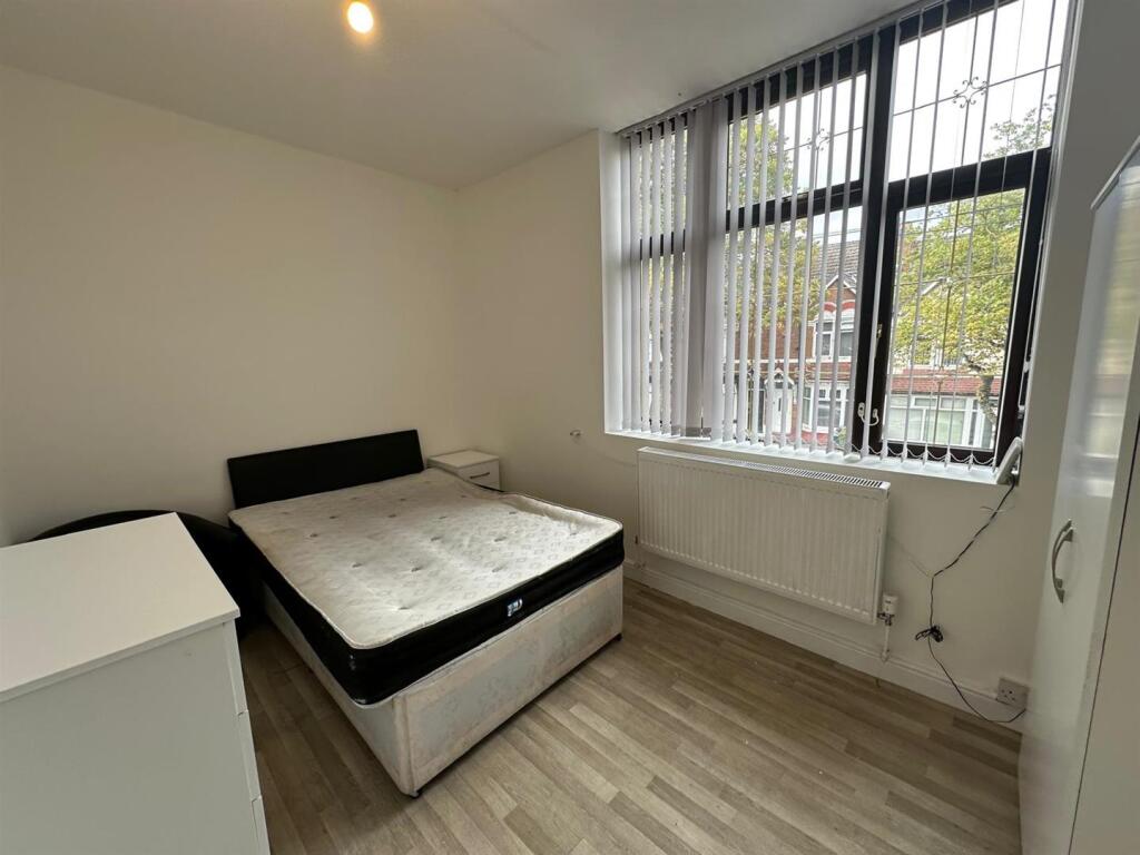 House in Birmingham, Stockland Green - More