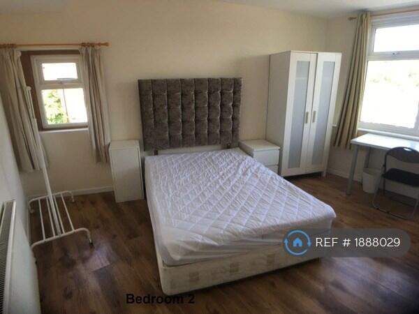 6 bedroom terraced house for rent