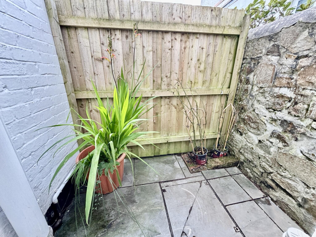 12 Pendarves Road, Penzance, TR18 2AJ photo 5