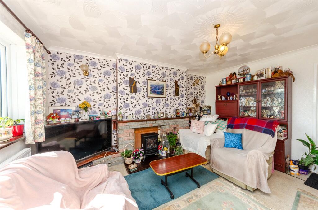 Cae Gweithdy, Menai Bridge, Isle of Anglesey, LL59 photo 2