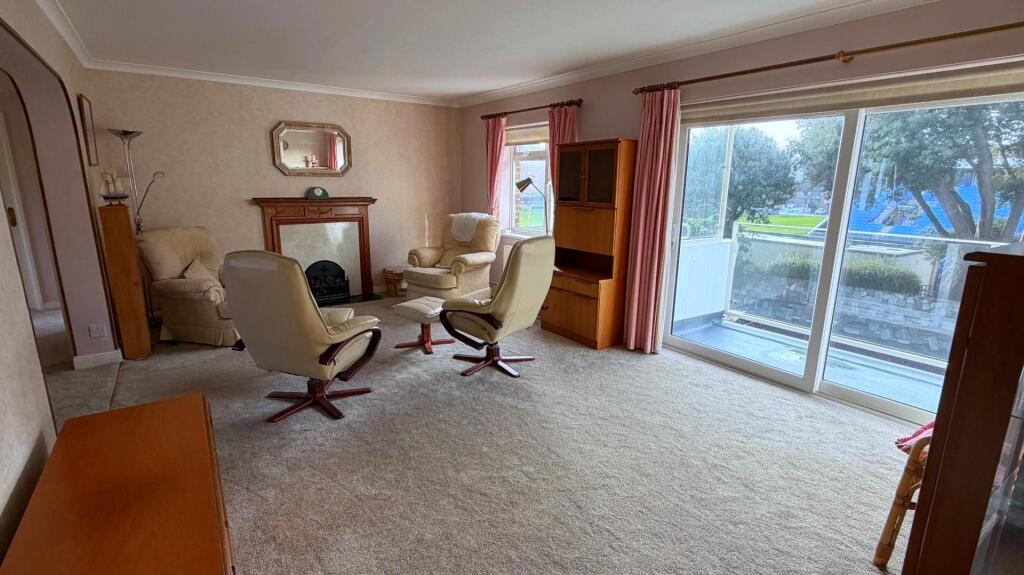 Apartment in Eastbourne, East Sussex - More