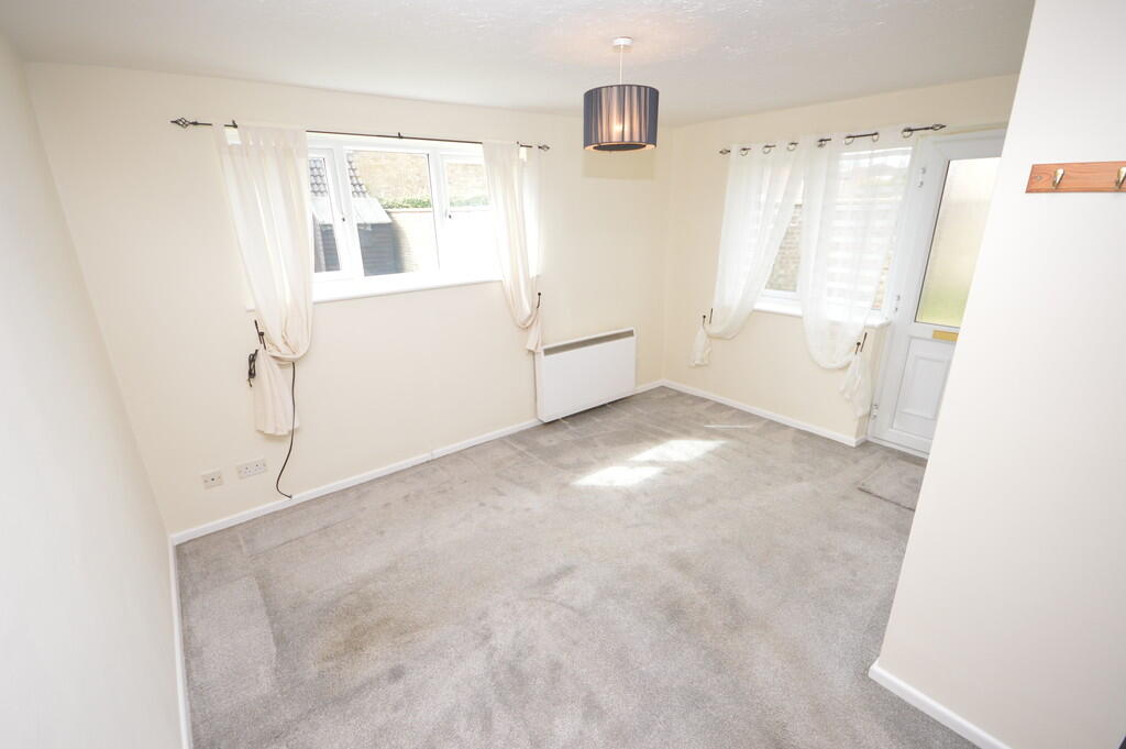 Hereward Close, Wivenhoe photo 5