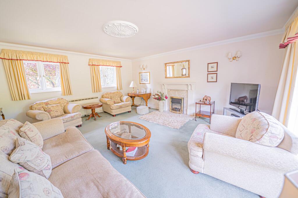 Catherines Close, Catherine-De-Barnes, B91 - More