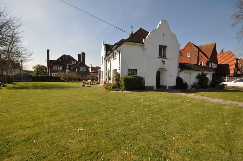 Main image of property: THIRD AVENUE, FRINTON ON SEA