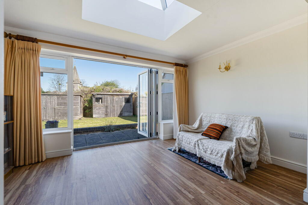 The Paddock, Merrow, GU1 - View 6