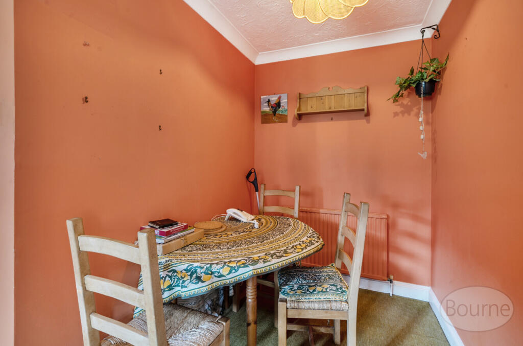 House in Waverley, Boundstone, Farnham - More