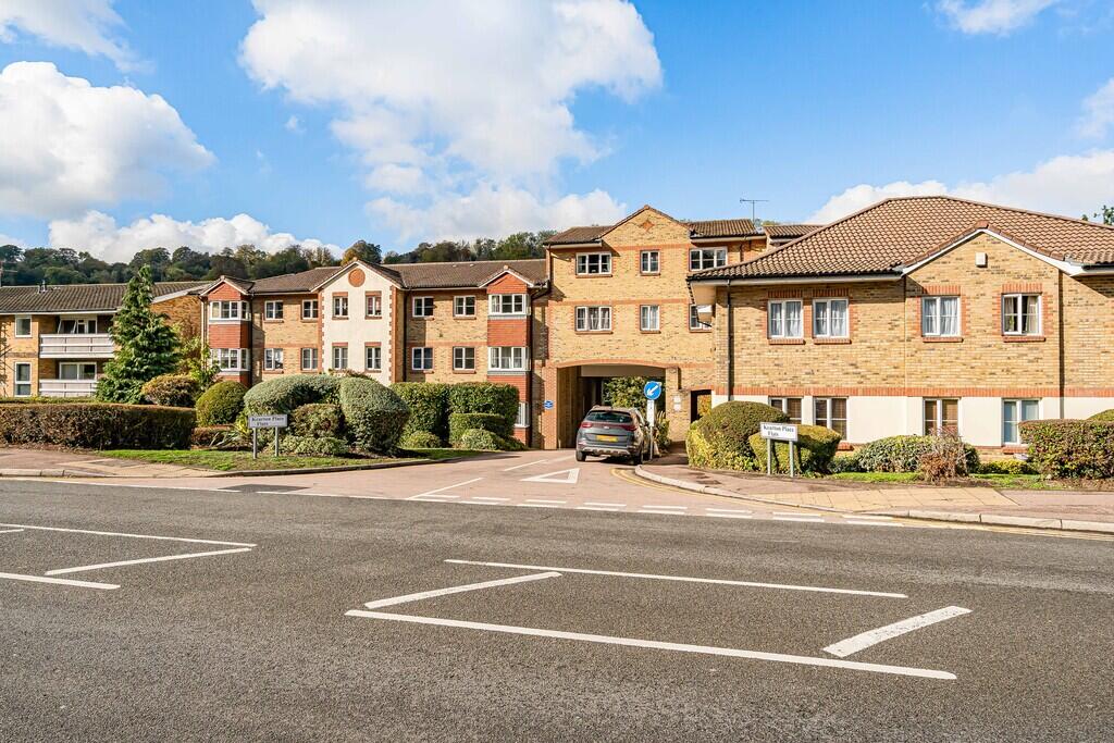 Main image of property: 169-171 Croydon Road, Caterham