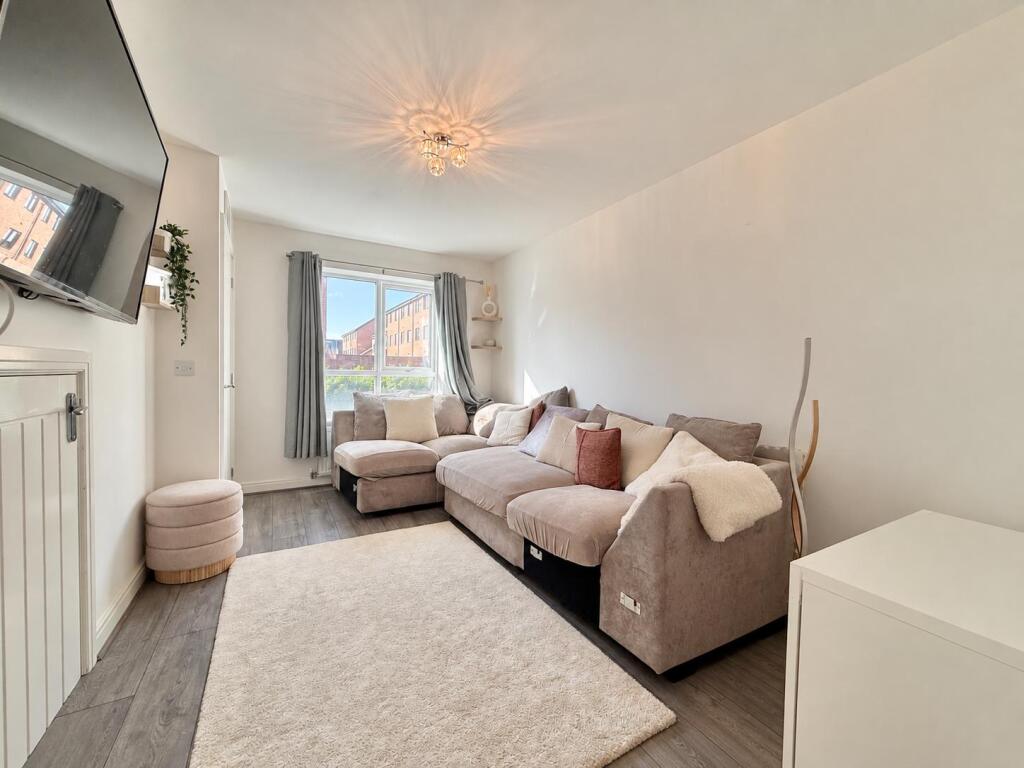 House in Tameside, Greater Manchester - View 2