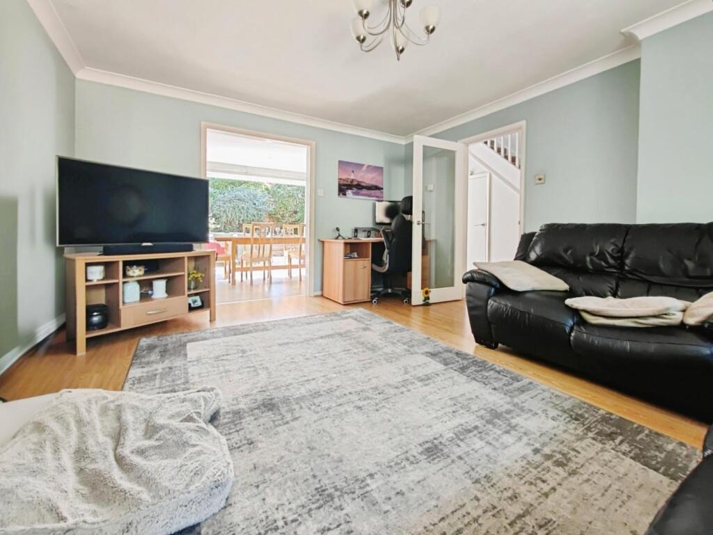 House in Wokingham, Emmbrook - View 3