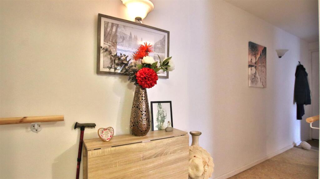 Apartment in Tewkesbury - View 3