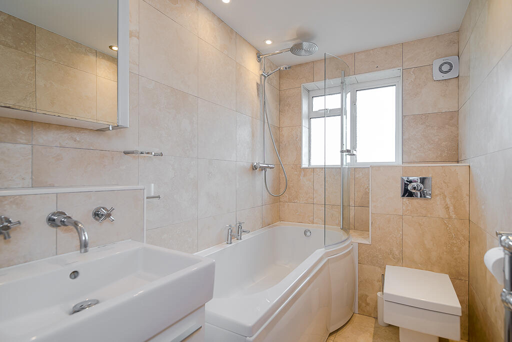 Apartment in Twickenham - View 3
