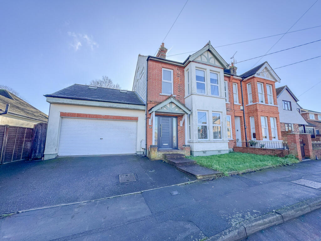 Main image of property: Gladstone Road, Hockley, SS5 4