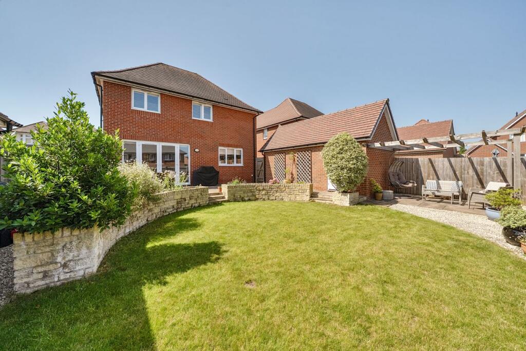 House in Warminster, Tascroft Rise, Wiltshire - View 2