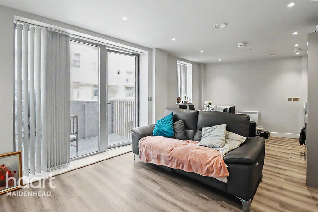 Main image of property: Peterfields Avenue, Slough