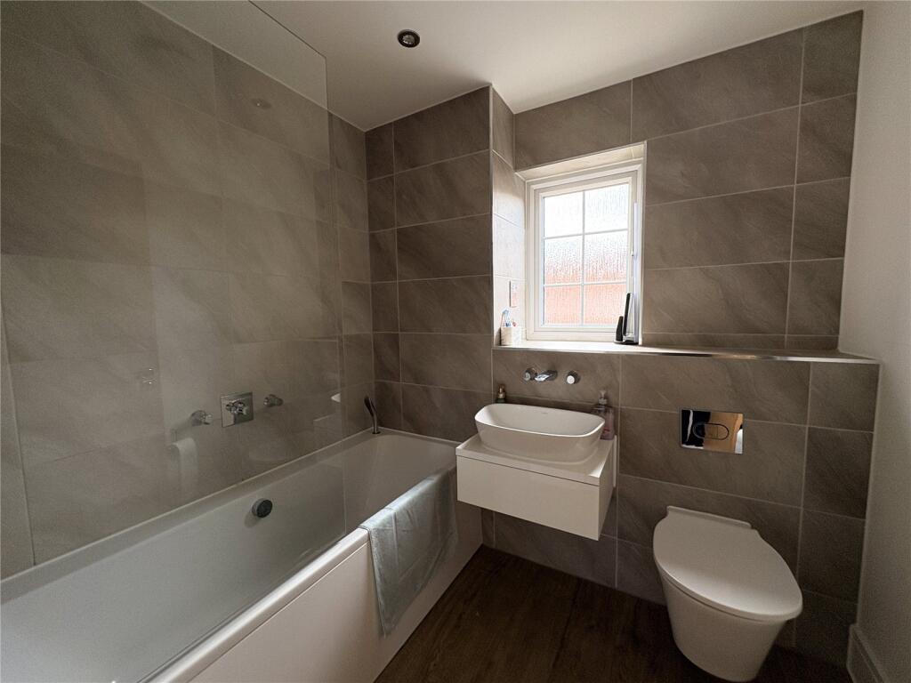 Cotton Drive, Newark, Nottinghamshire, NG24 - View 4