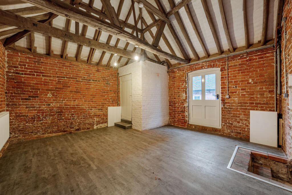 Tannery Lane, Bramley, GU5 photo 3