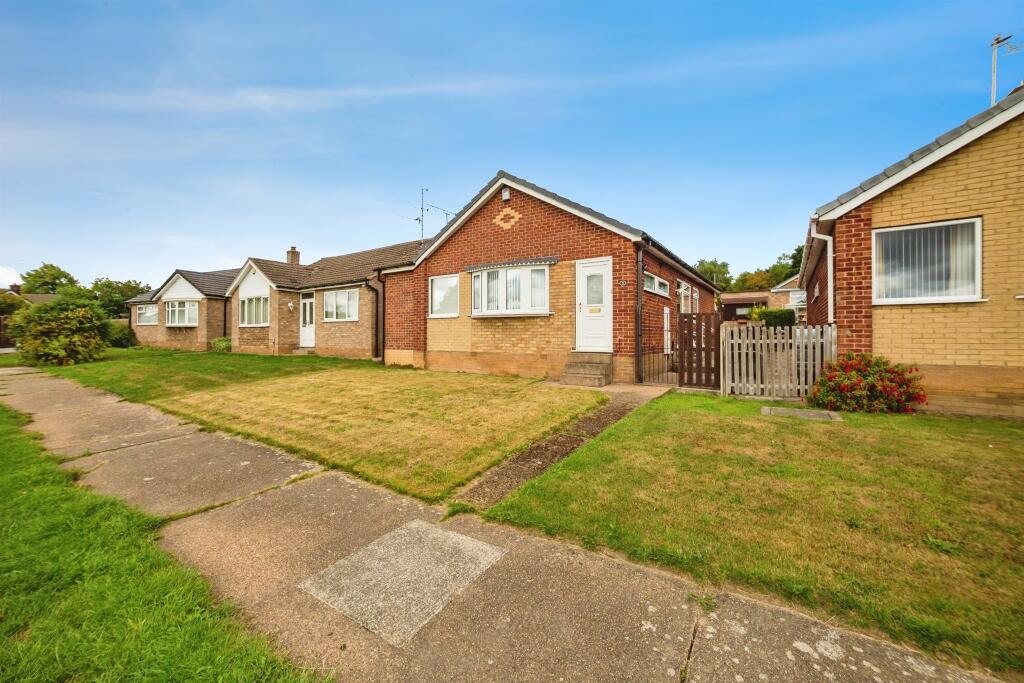 3-bed detached on Calcot Green, Swinton, Mexborough, £225,000