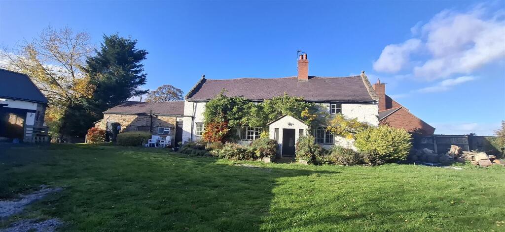 Main image of property: Y Waen, Flint Mountain